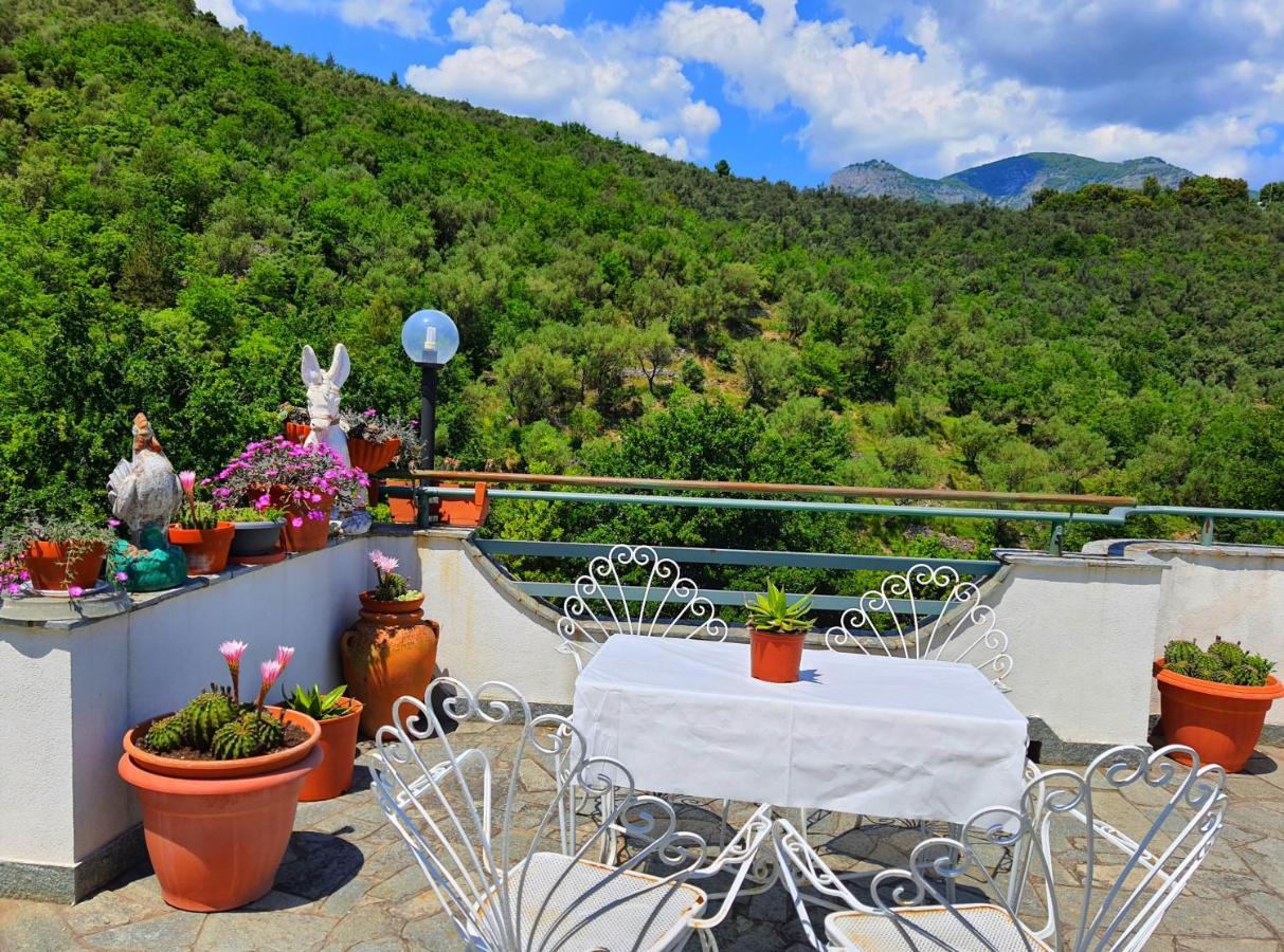 Agriturismo Monte Acuto - Natura, Mare & Relax In Piscina Toirano Extérieur photo