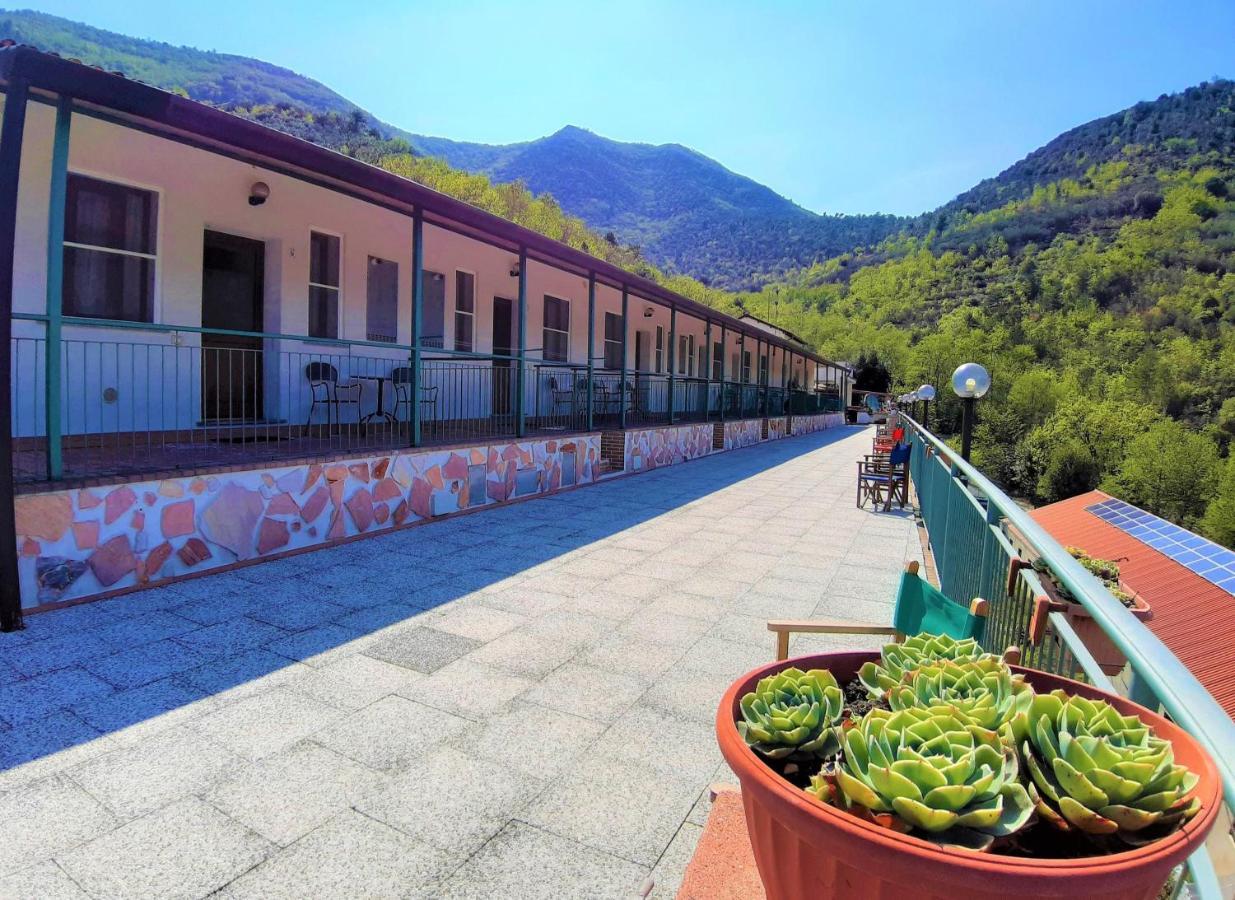 Agriturismo Monte Acuto - Natura, Mare & Relax In Piscina Toirano Extérieur photo